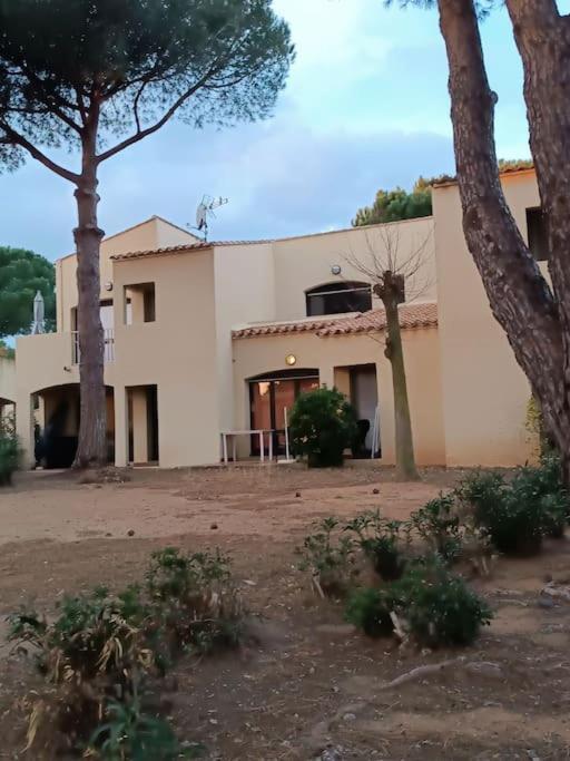 Studio Renove Dans Residence De Vacances Avec Grande Piscine Chauffee, Parking Et Terrasse Agde Exterior foto